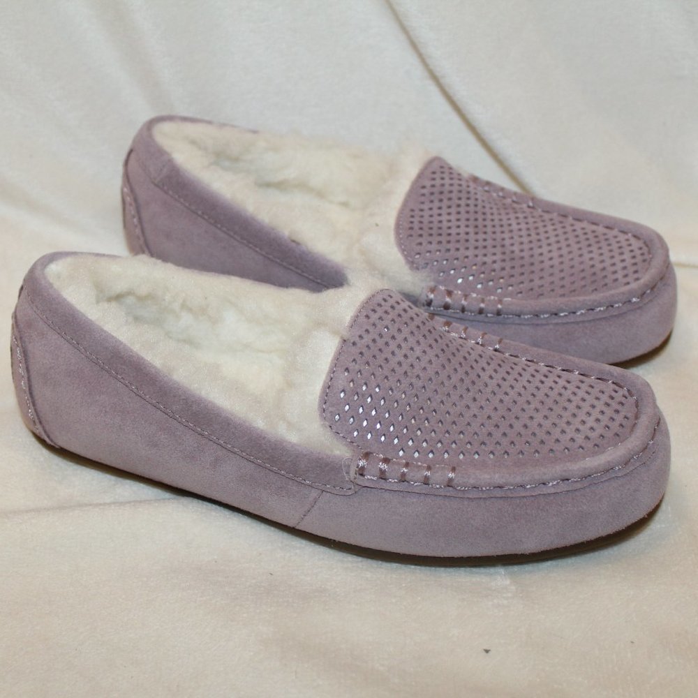 NIB‎ UGG BY KOOLABURRA PERF SUEDE FUR LINED SLIPPERS LILAC PURPLE